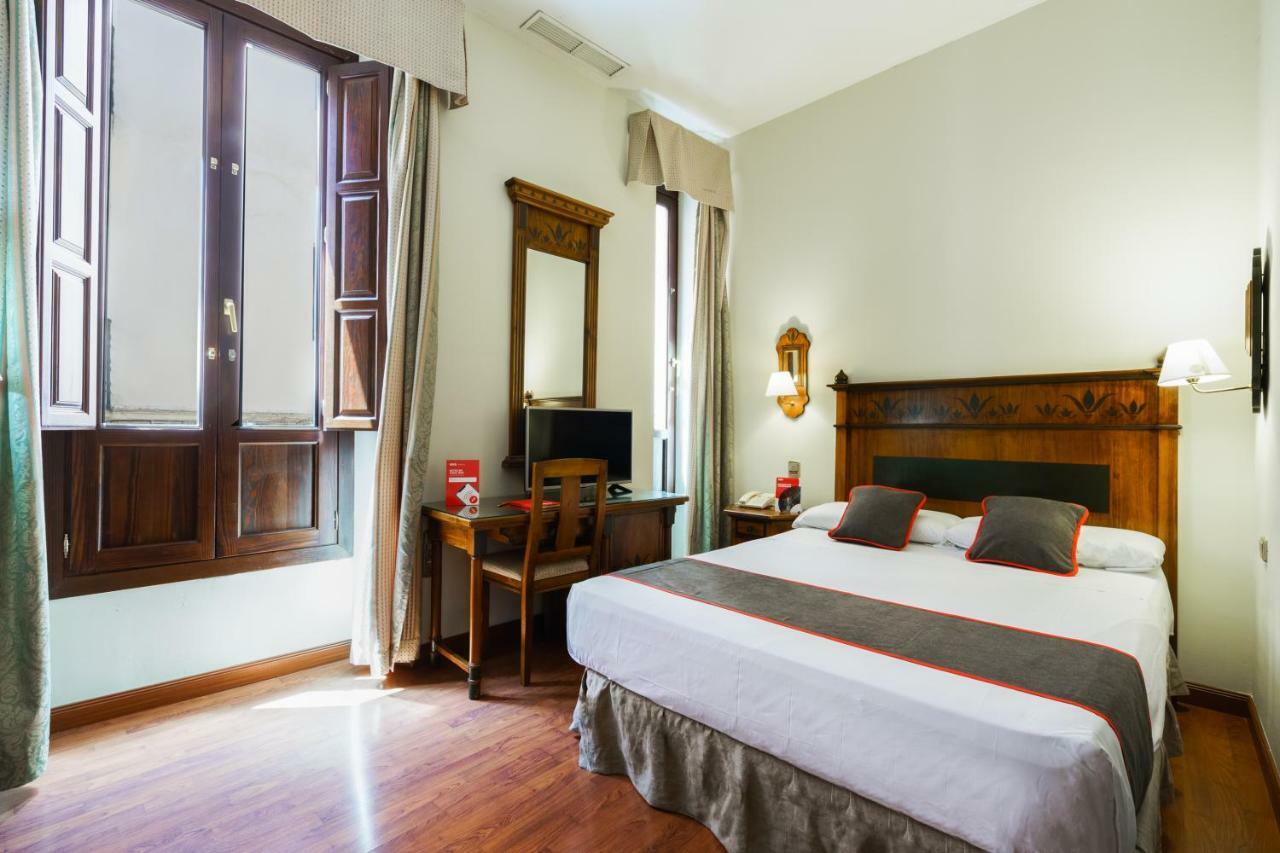 Hotel Plaza Nueva 3*