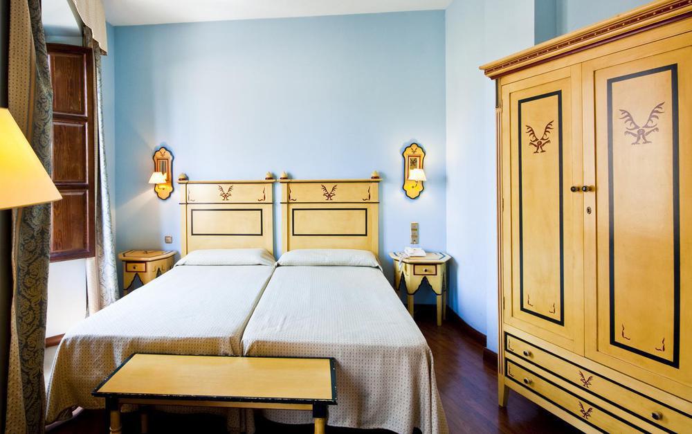 Plaza Nueva Hotel 3*