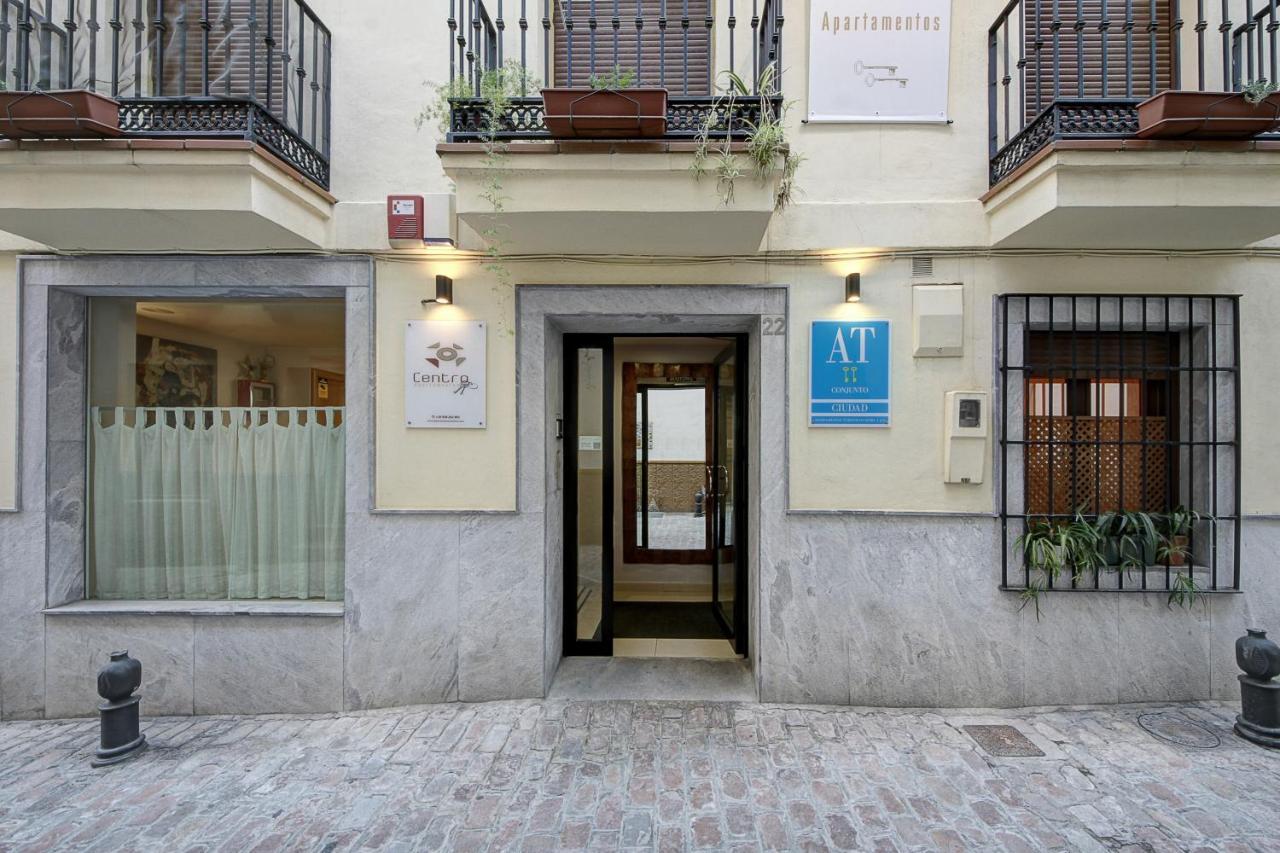 Turisticos Centro Apartment Granada