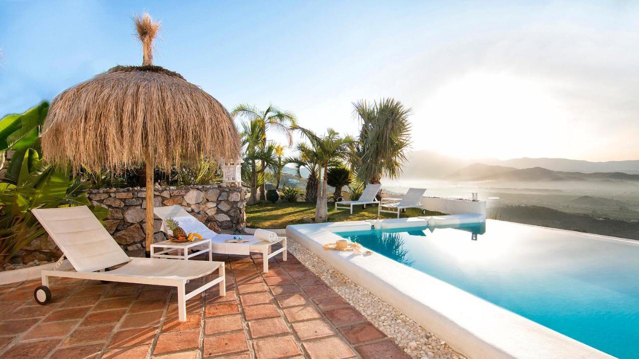 Villa La Almendra Blanca - A Hidden Gem On The Mediterranean Granada