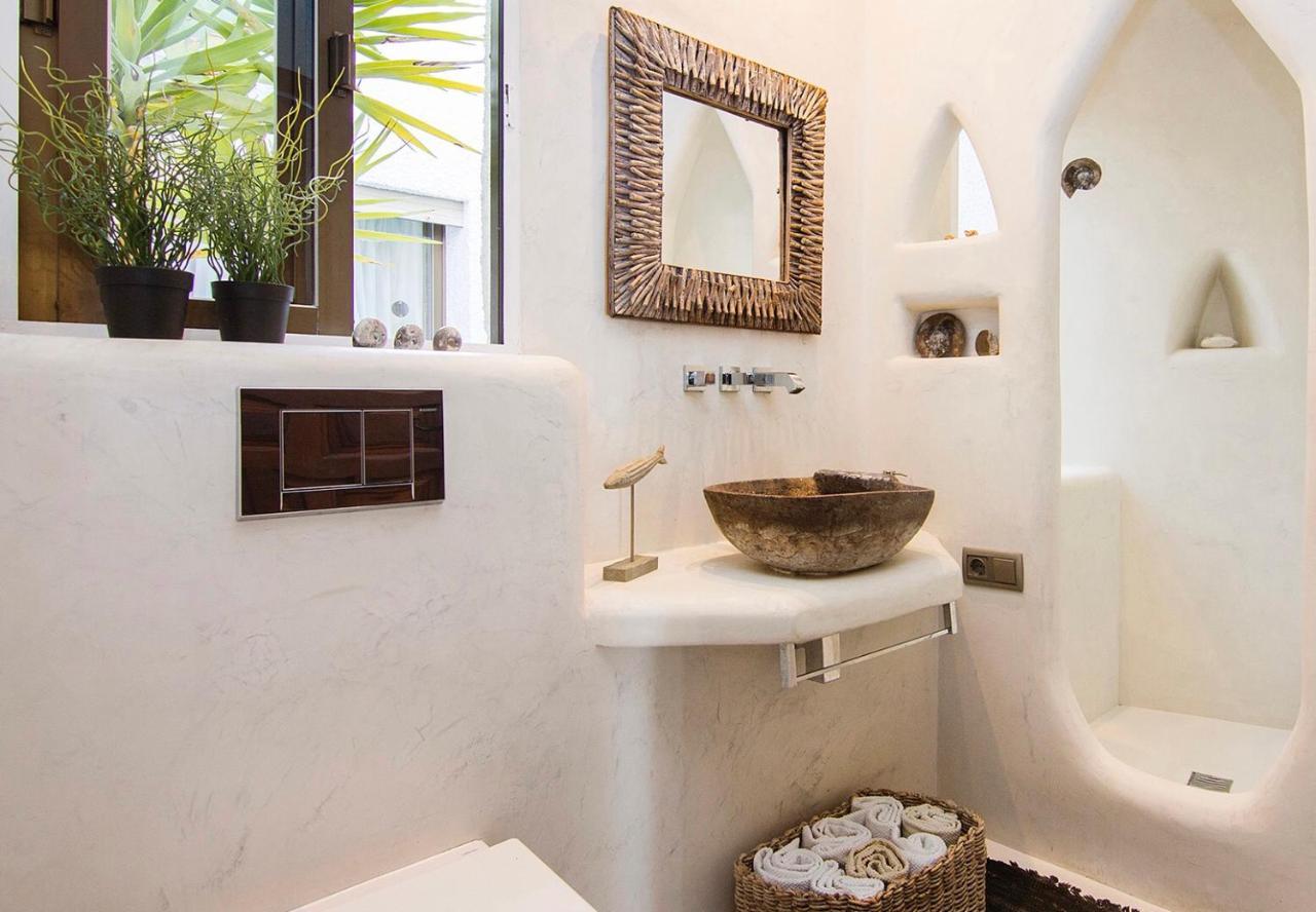 La Almendra Blanca - A Hidden Gem On The Mediterranean Granada