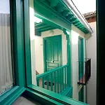Laurel Suites Apartments