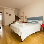 Coqueto Apartamento Duplex Con Terraza Privada Y Parking