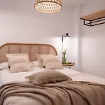 Apartamentos Junto A Jardines Del Triunfo