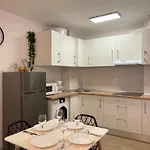 Acogedor Piso A Un Paso De Granada Capital.