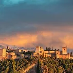 Sky Is Blue In Granada - Private Parking Included