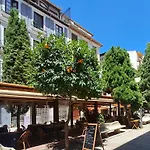 Apartasuite Centro Historico Atico Tranquilo Y Luminoso En El Corazon De Granada