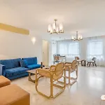 Granada Suites By Olala Homes