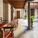 Apartamentos En Pleno Centro, Aljibe Rodrigo Del Campo 1B