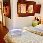 La Casa Rota De Granada