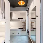 Black Swan Hostel Granada