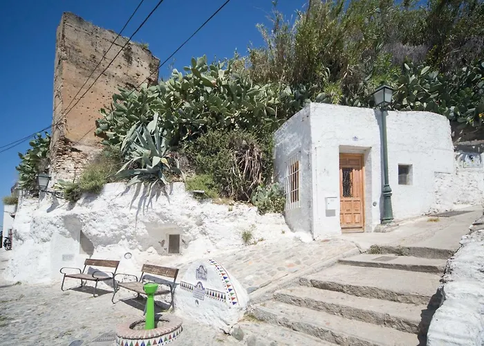 Cueva De La Amapola