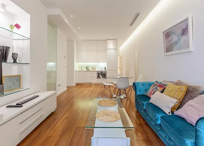 Las Rejas Apartment