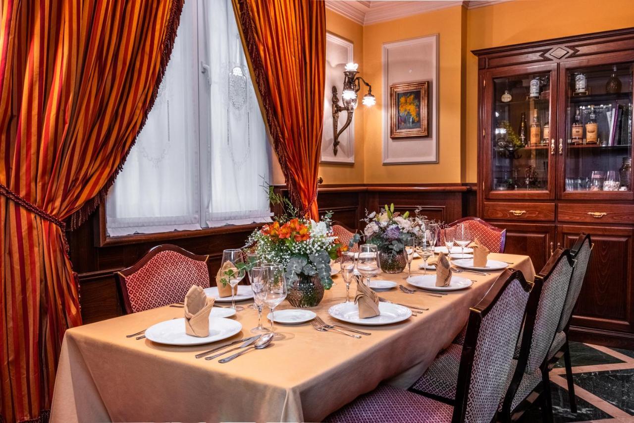 Hotel Reina Cristina