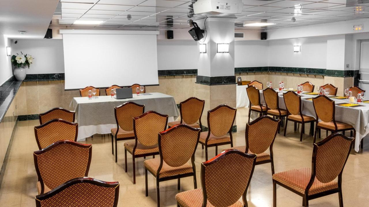 Hotel Reina Cristina 3*