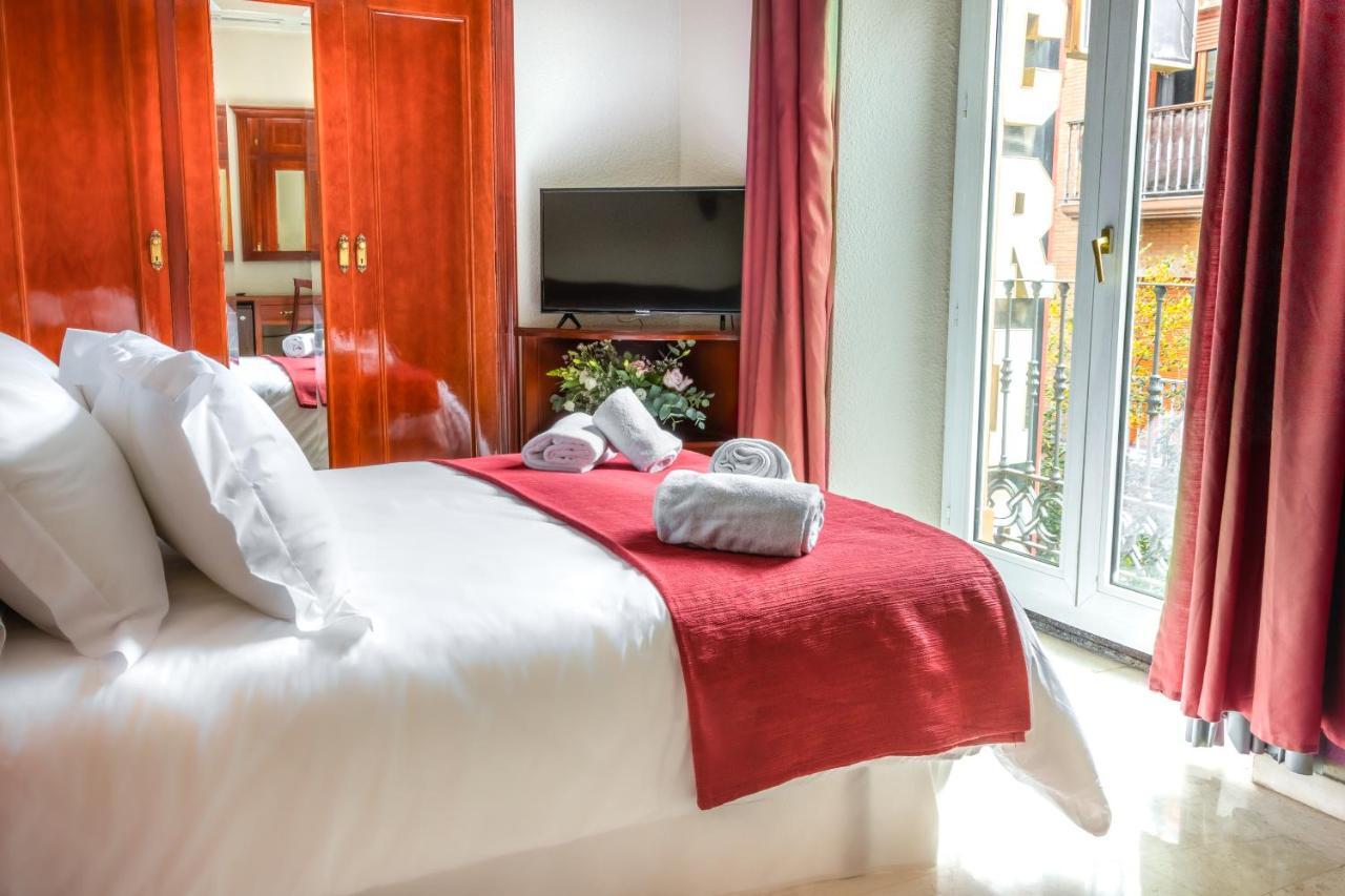 Reina Cristina Hotel