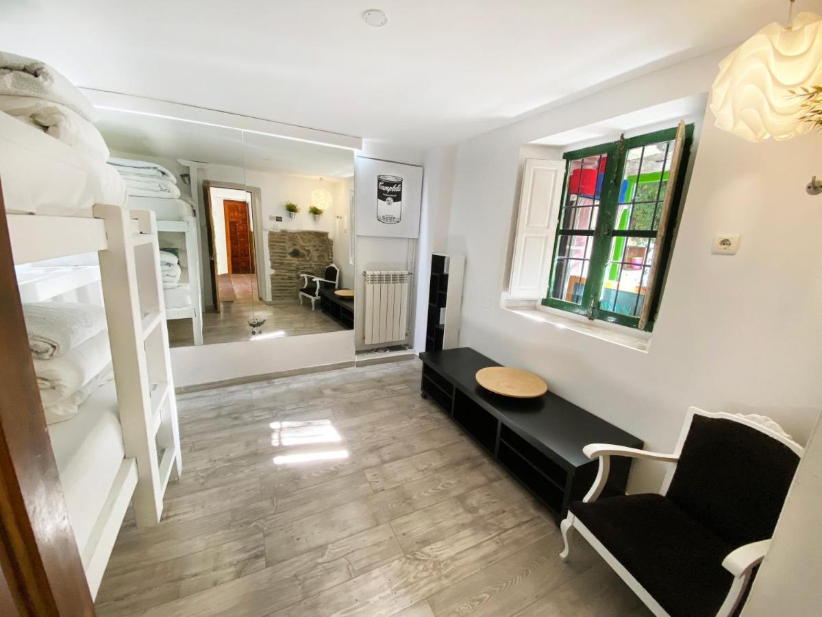 Makuto Coliving House Hostel