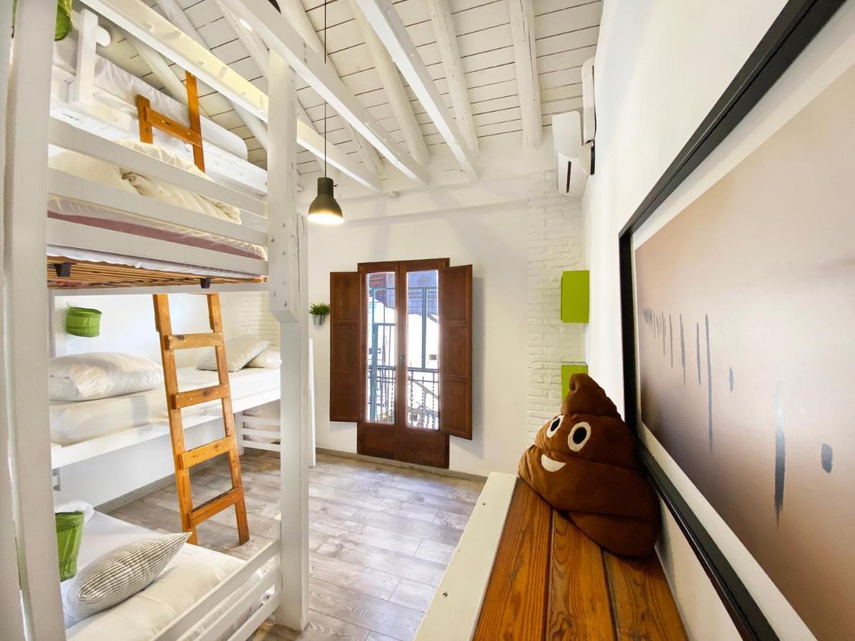 Makuto Coliving House Hostel