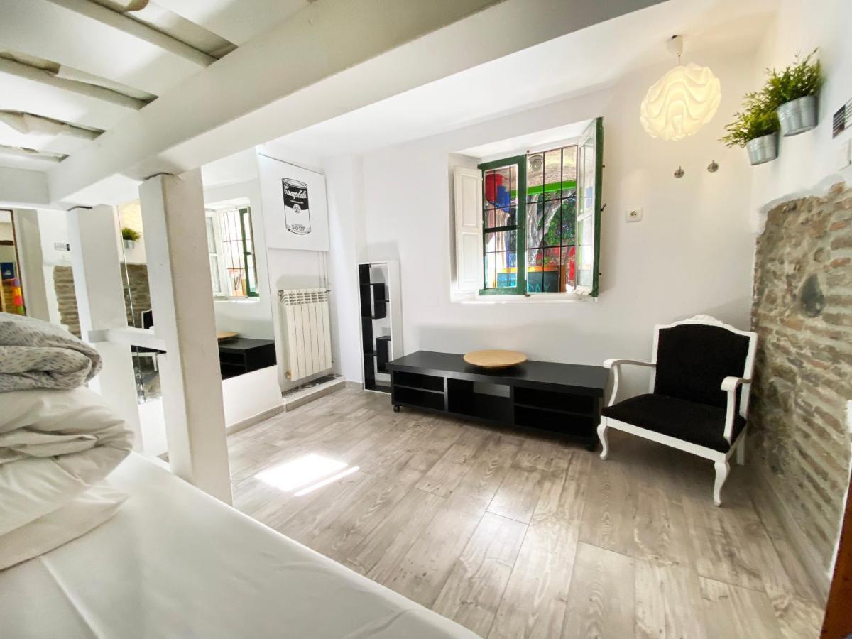 Makuto Coliving House Hostel