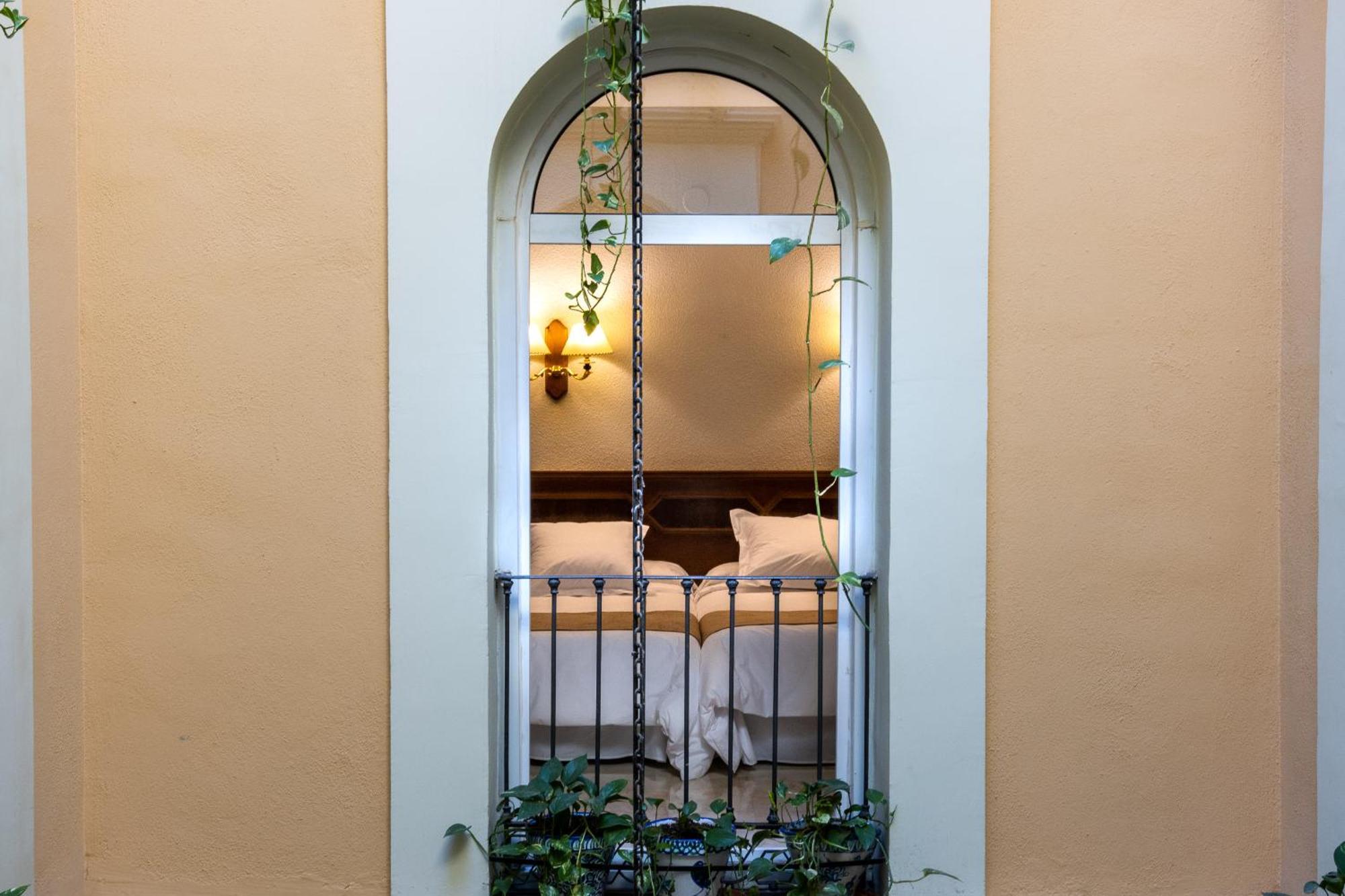Reina Cristina Hotel