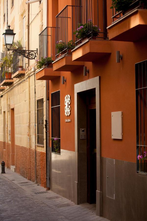 Caballerizas Con Parking Gratuito En Pleno Centro