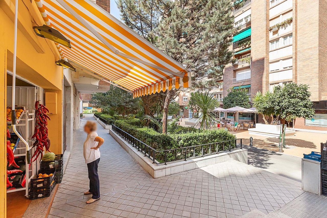 Amplio Y Centrico, Recien Reformado, Calefaccion Central, Jardines, Supermercados, Cafeterias Y Todos Servicios En El Corazon De La Ciudad Apartment