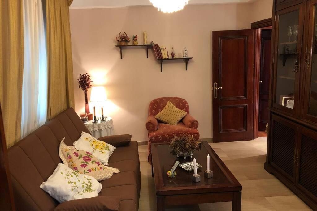 Vakantiehuis Casa En Con Hermoso Jardin, Parking Calle Granada