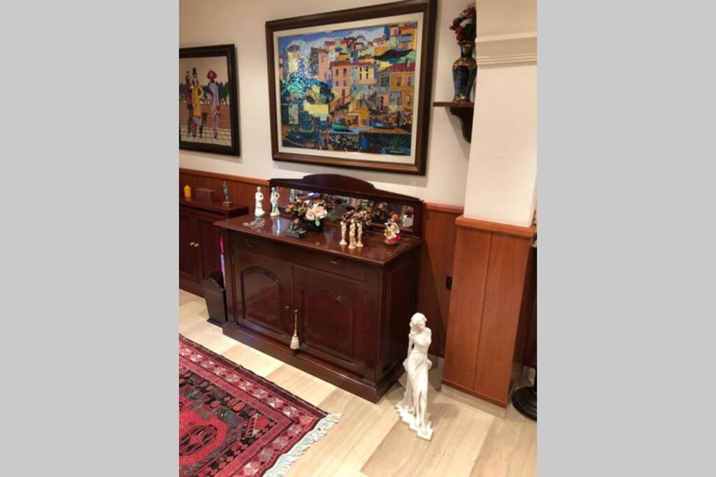 Casa En Con Hermoso Jardin, Parking Calle