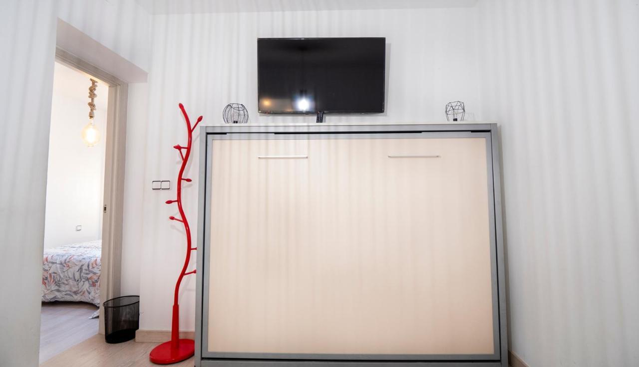 Las Rejas Apartment *