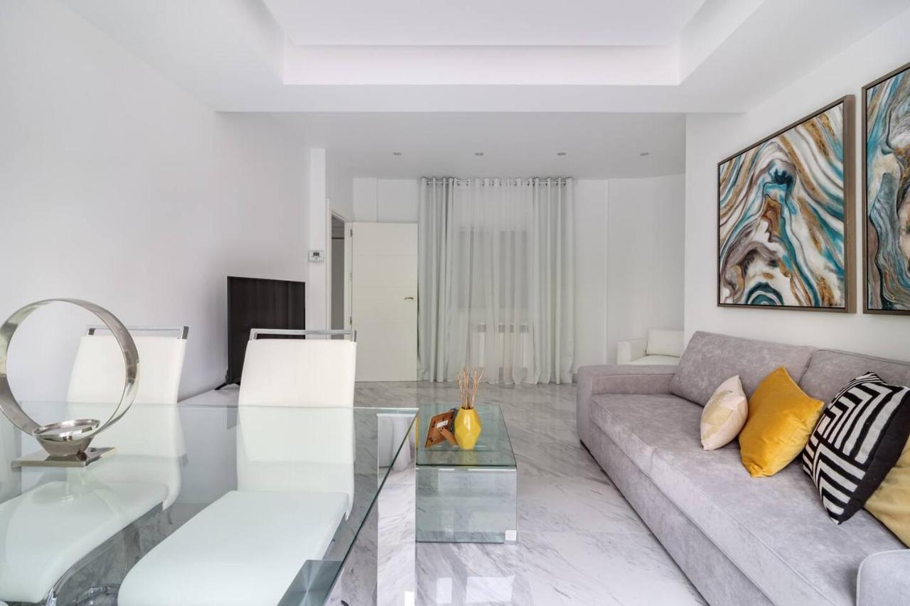 Apartment Plaza Menorca Granada
