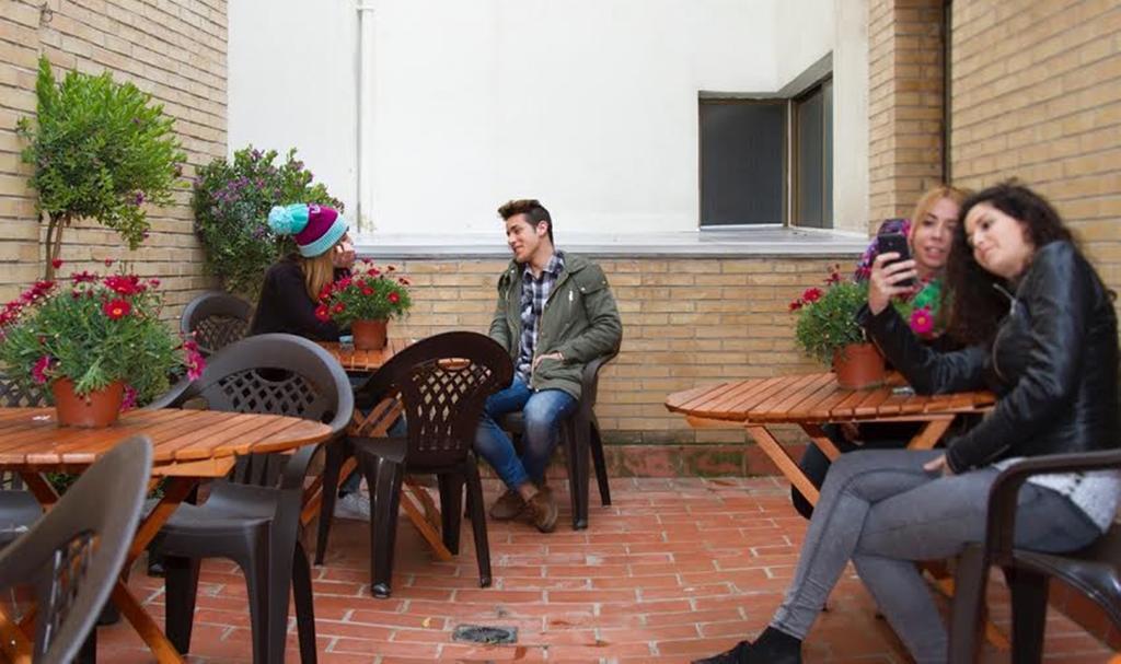 Alhambra Zoom Guest house 2*