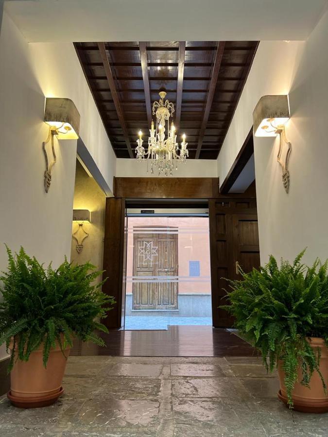 Hotel Mercader De Sedas 3*