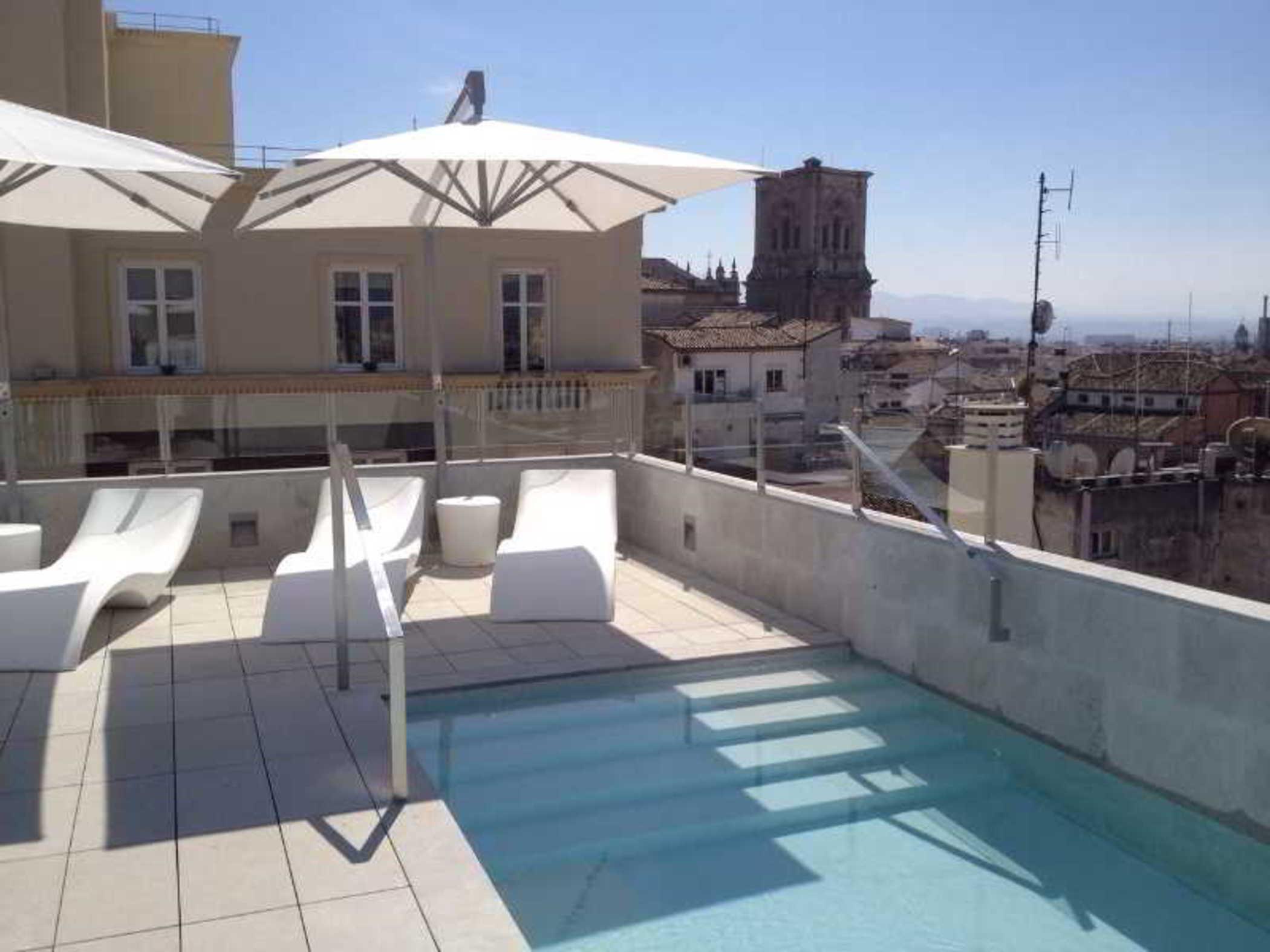 Macia Five Senses & 3*