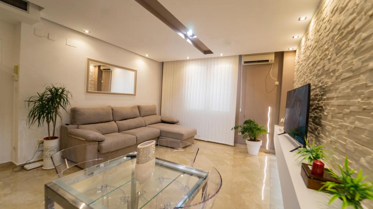 Aixa Serrallo Aparts Granada