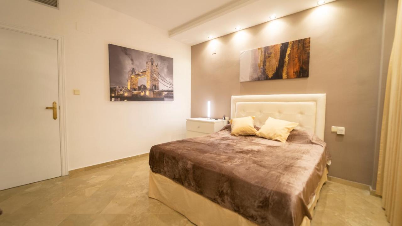 Aixa Serrallo Aparts Apartment