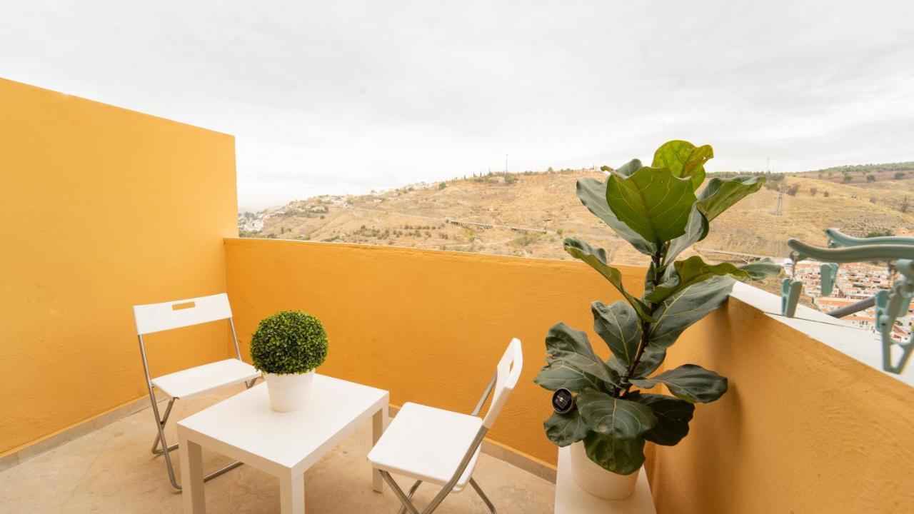 Aixa Serrallo Aparts Granada