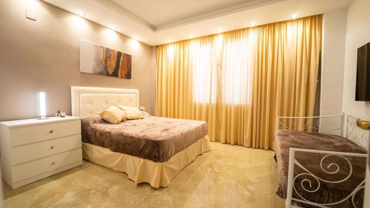 Aixa Serrallo Aparts Apartment Granada