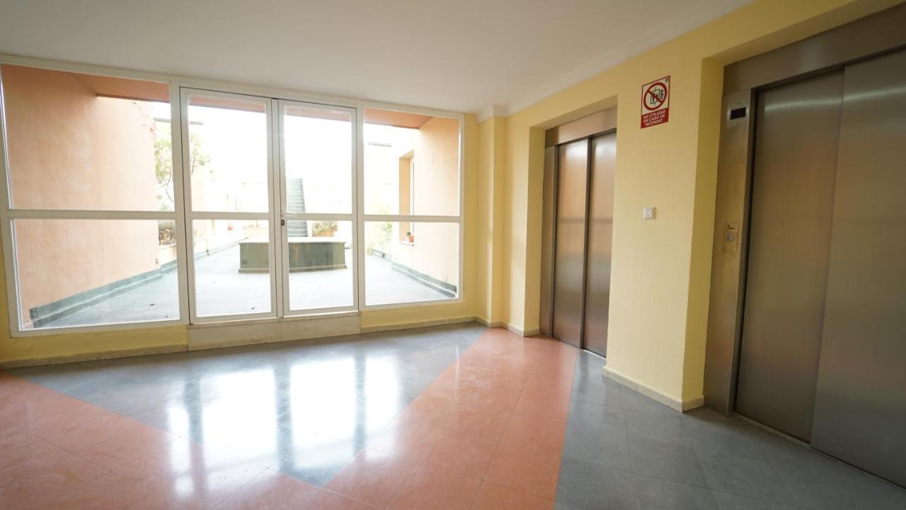 Aixa Serrallo Aparts Granada