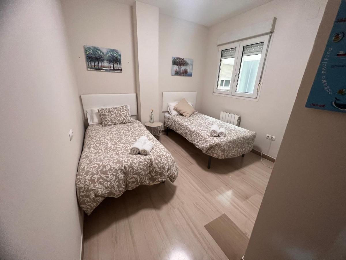 H&h Train Station Apartment *