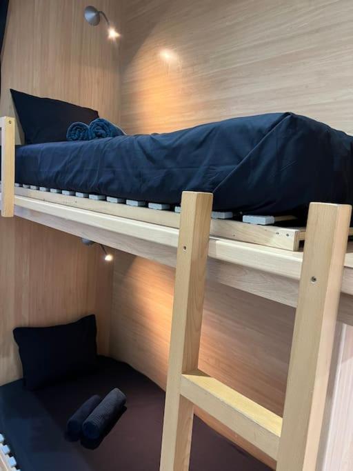 Japanese Style 9 Person Flat, Close To Alhambra Apartment Granada
