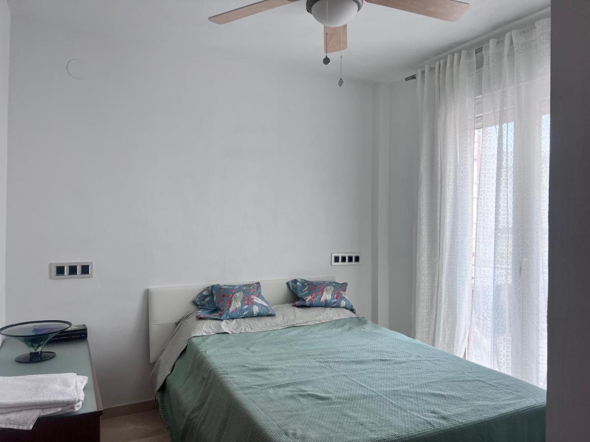 Casa Ideal Familias Y Grupos Con Balcones Exterior Soleada Patios Cerca Alhambra, Sierra Nevada, Rio Genil, Lancha Del Genil, Parque Llano Y Reloj Del Sol Con Barbacoas, Campo De Futbol, Circuito Gimnasia Homestay
