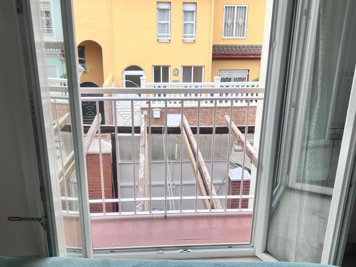 Casa Ideal Familias Y Grupos Con Balcones Exterior Soleada Patios Cerca Alhambra, Sierra Nevada, Rio Genil, Lancha Del Genil, Parque Llano Y Reloj Del Sol Con Barbacoas, Campo De Futbol, Circuito Gimnasia Homestay