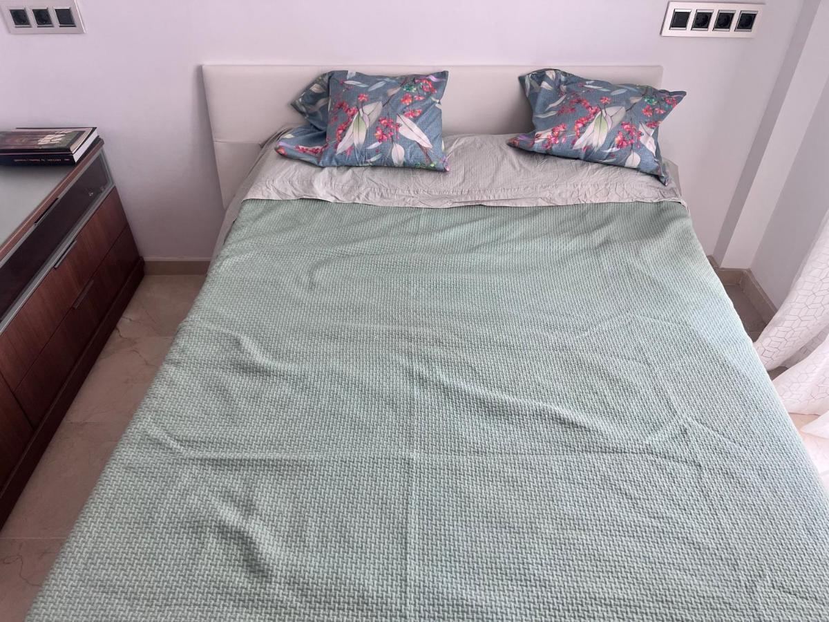 Casa Ideal Familias Y Grupos Con Balcones Exterior Soleada Patios Cerca Alhambra, Sierra Nevada, Rio Genil, Lancha Del Genil, Parque Llano Y Reloj Del Sol Con Barbacoas, Campo De Futbol, Circuito Gimnasia Granada