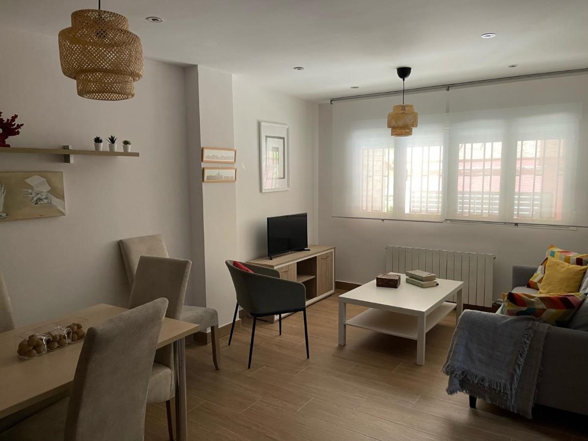 Vivienda Turistica Paseo Del Salon Apartment
