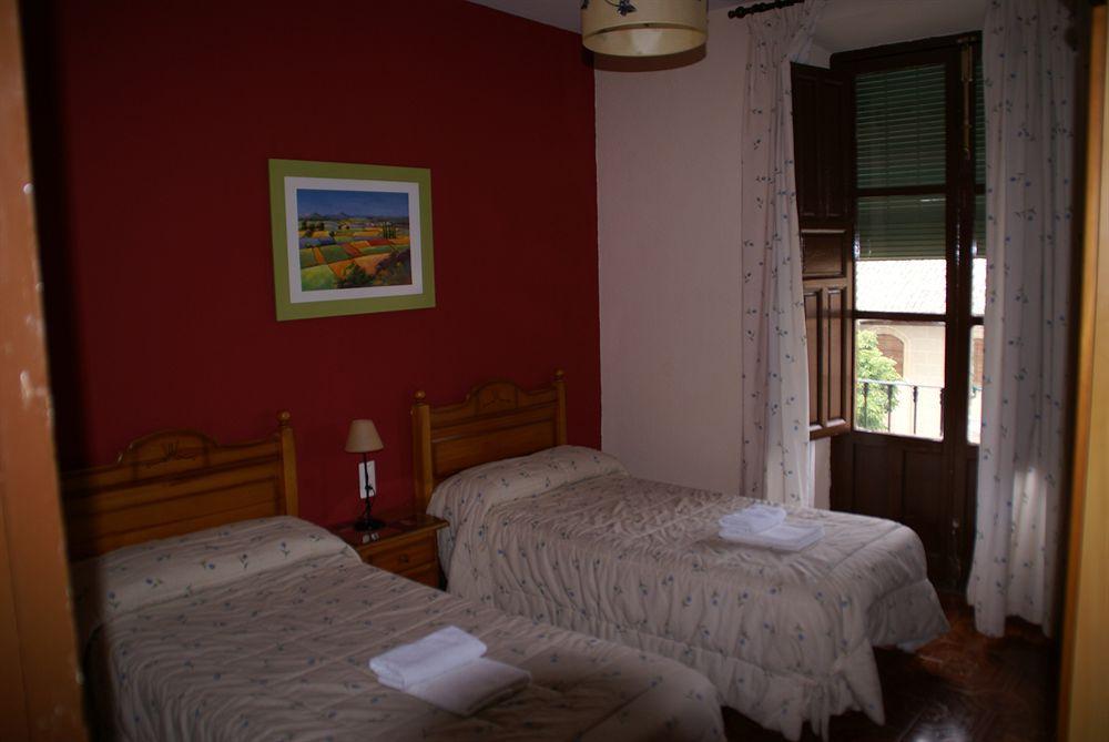 Oyo Fonda Sanchez 2*