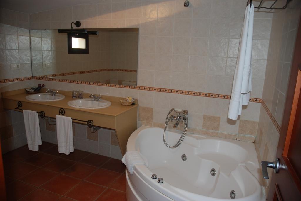 Rural Mirasierra Khách sạn Granada