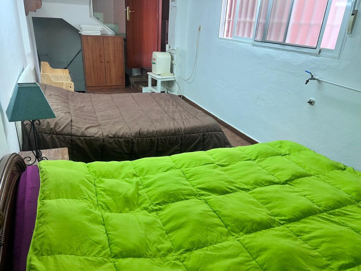 Casa Ideal Familias Y Grupos Con Balcones Exterior Soleada Patios Cerca Alhambra, Sierra Nevada, Rio Genil, Lancha Del Genil, Parque Llano Y Reloj Del Sol Con Barbacoas, Campo De Futbol, Circuito Gimnasia * Granada