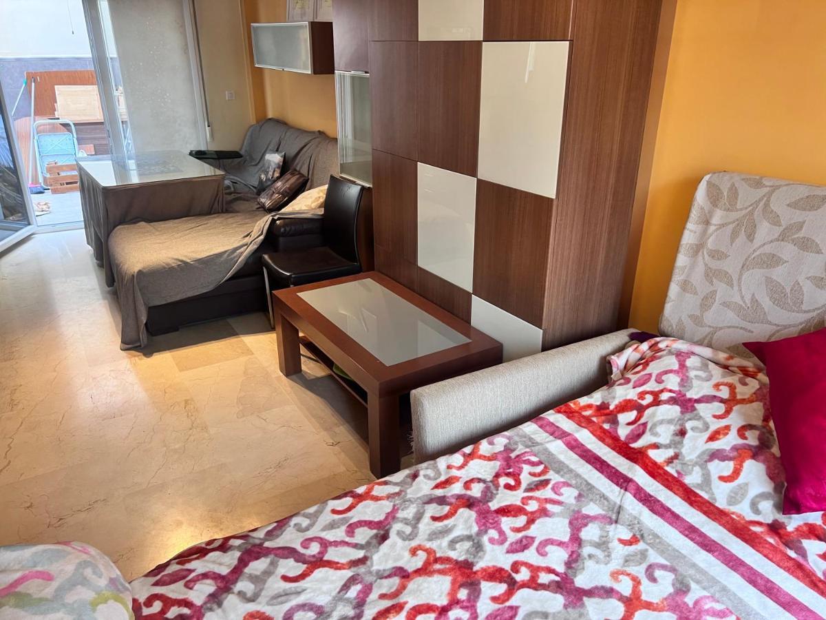 Casa Ideal Familias Y Grupos Con Balcones Exterior Soleada Patios Cerca Alhambra, Sierra Nevada, Rio Genil, Lancha Del Genil, Parque Llano Y Reloj Del Sol Con Barbacoas, Campo De Futbol, Circuito Gimnasia Homestay *