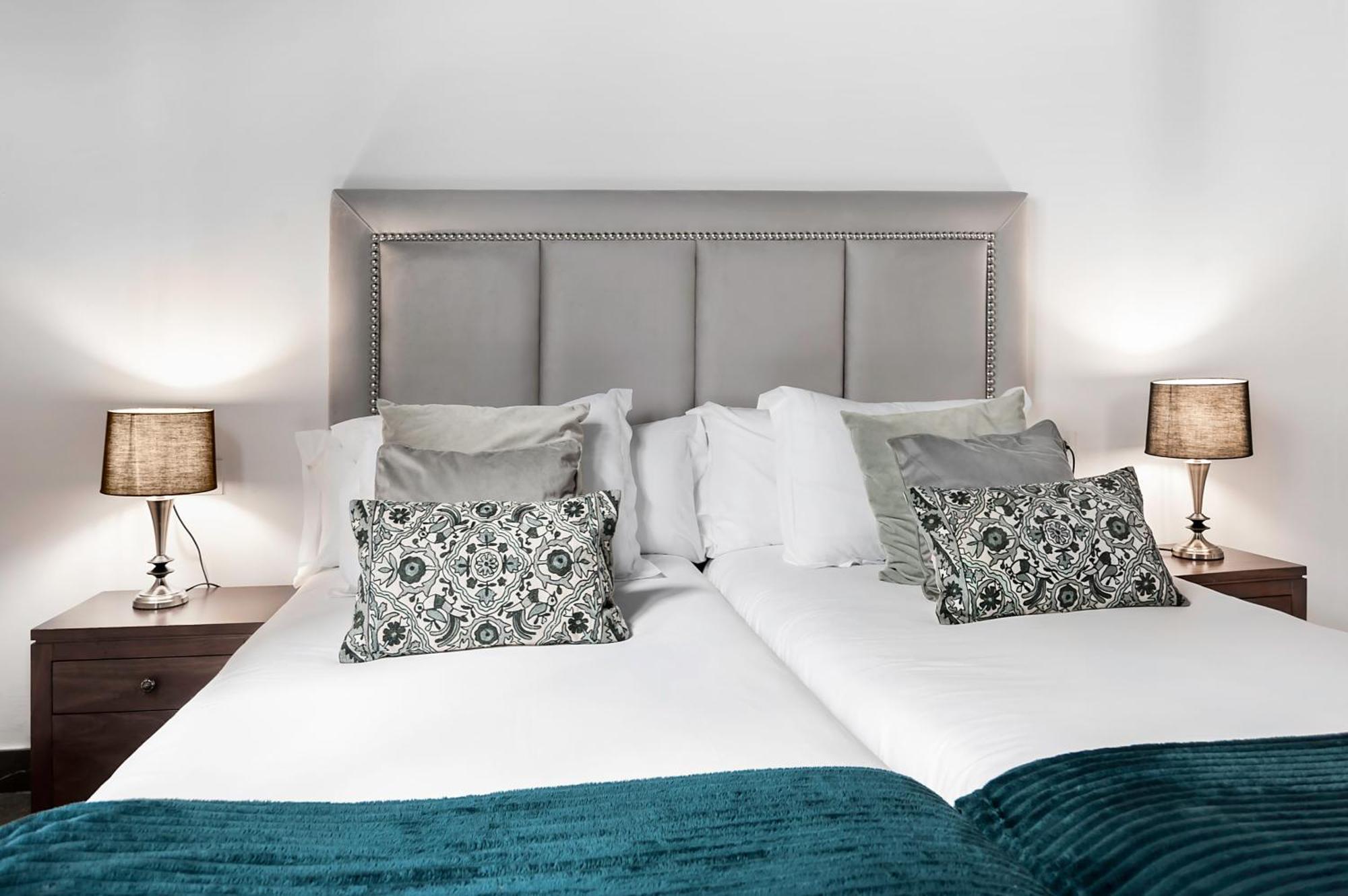 Hotel Mercader De Sedas 3*