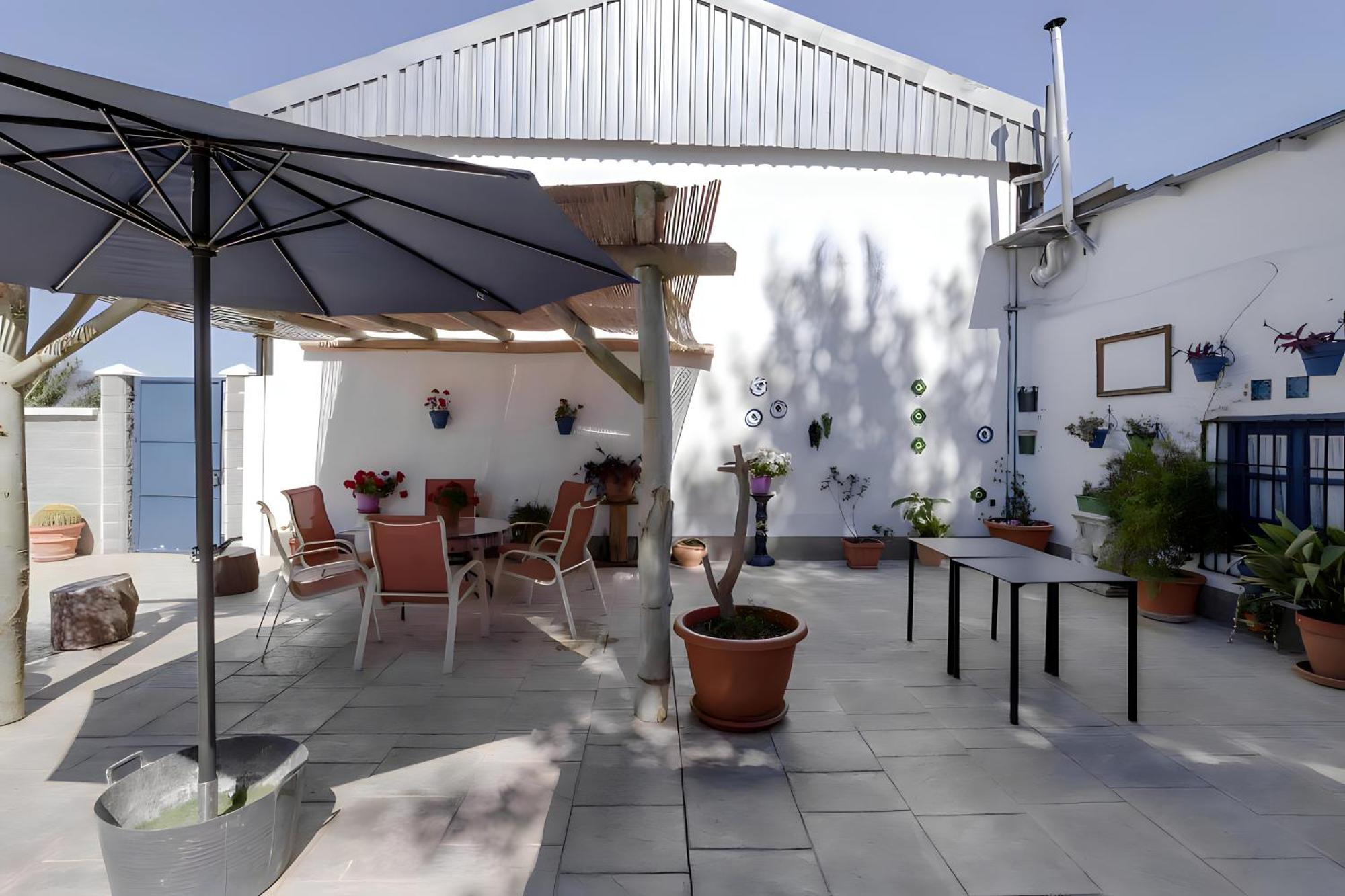 Casa Grande Con Piscina Familias